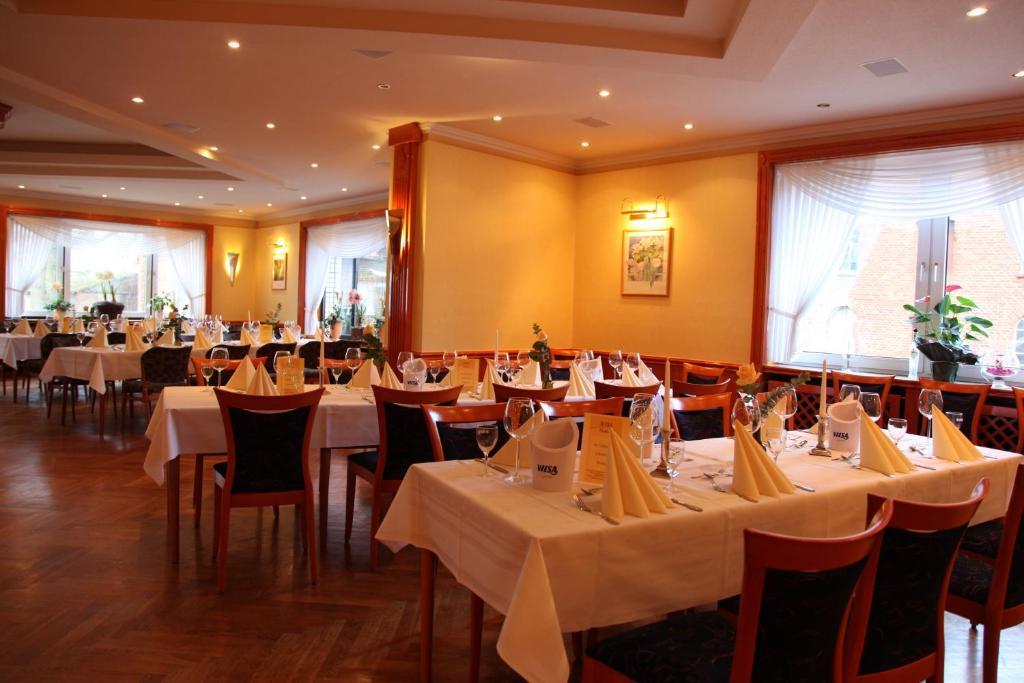 Hotel Matthias Gnarrenburg Bagian luar foto