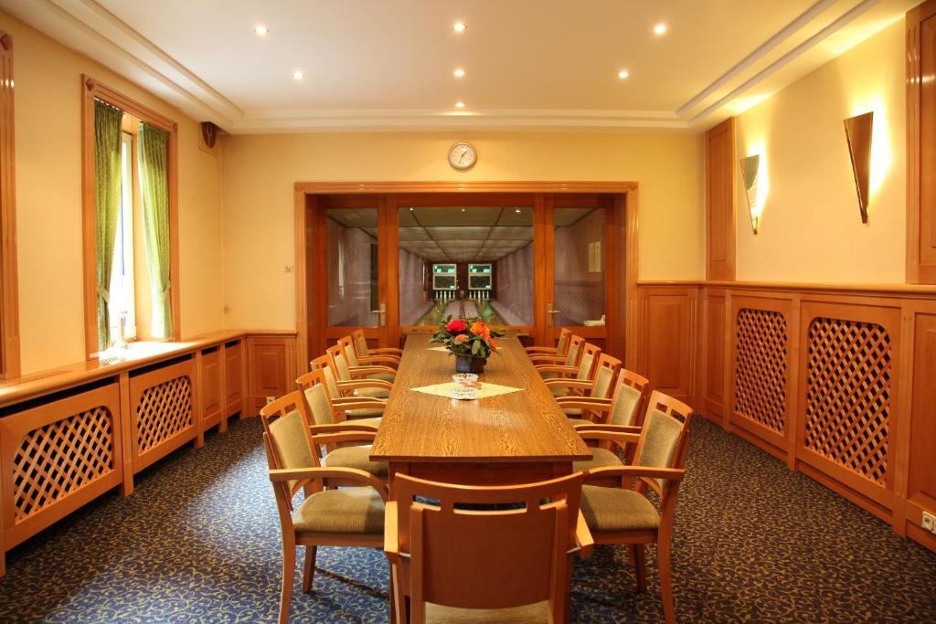 Hotel Matthias Gnarrenburg Bagian luar foto