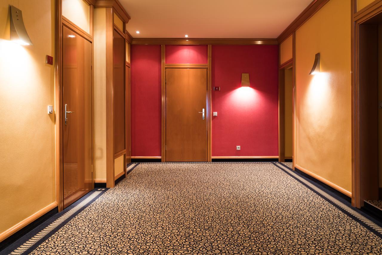Hotel Matthias Gnarrenburg Bagian luar foto